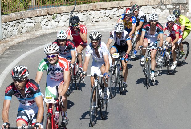 Passaggio nel centro storico di Montecchio (TR) - Granfondo dei Colli Amerini - 